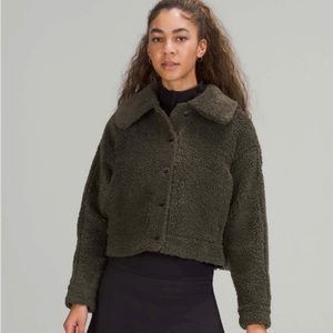 Lululemon Textured Fleece Button Jacket in Dark Olive size 8